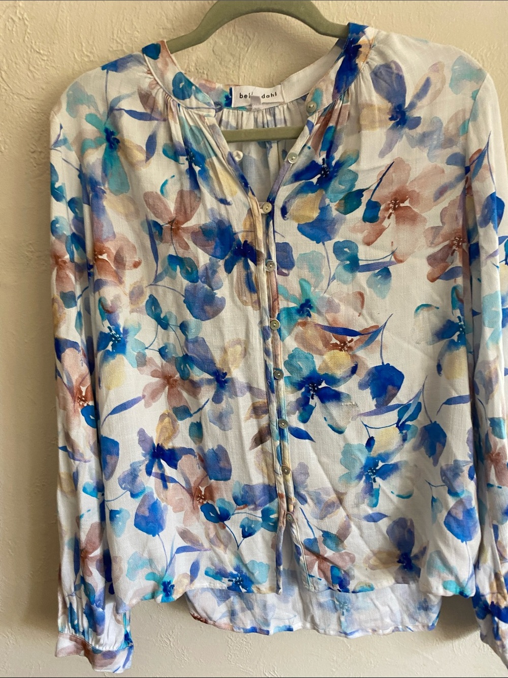 Bella Dahl White Floral Button-Up Blouse with Blue and Tan Accents